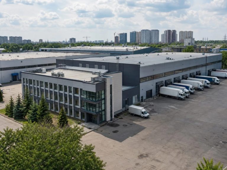 Вплив розташування складів на їхню вартість