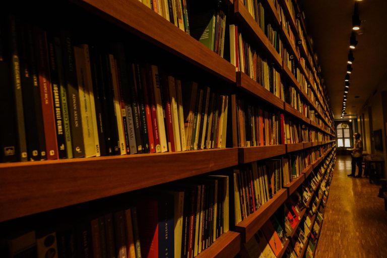 Скільки заробляє книжковий магазин в Україні у 2026 skilky-zaroblyaye-knyzhkovyj-magazyn